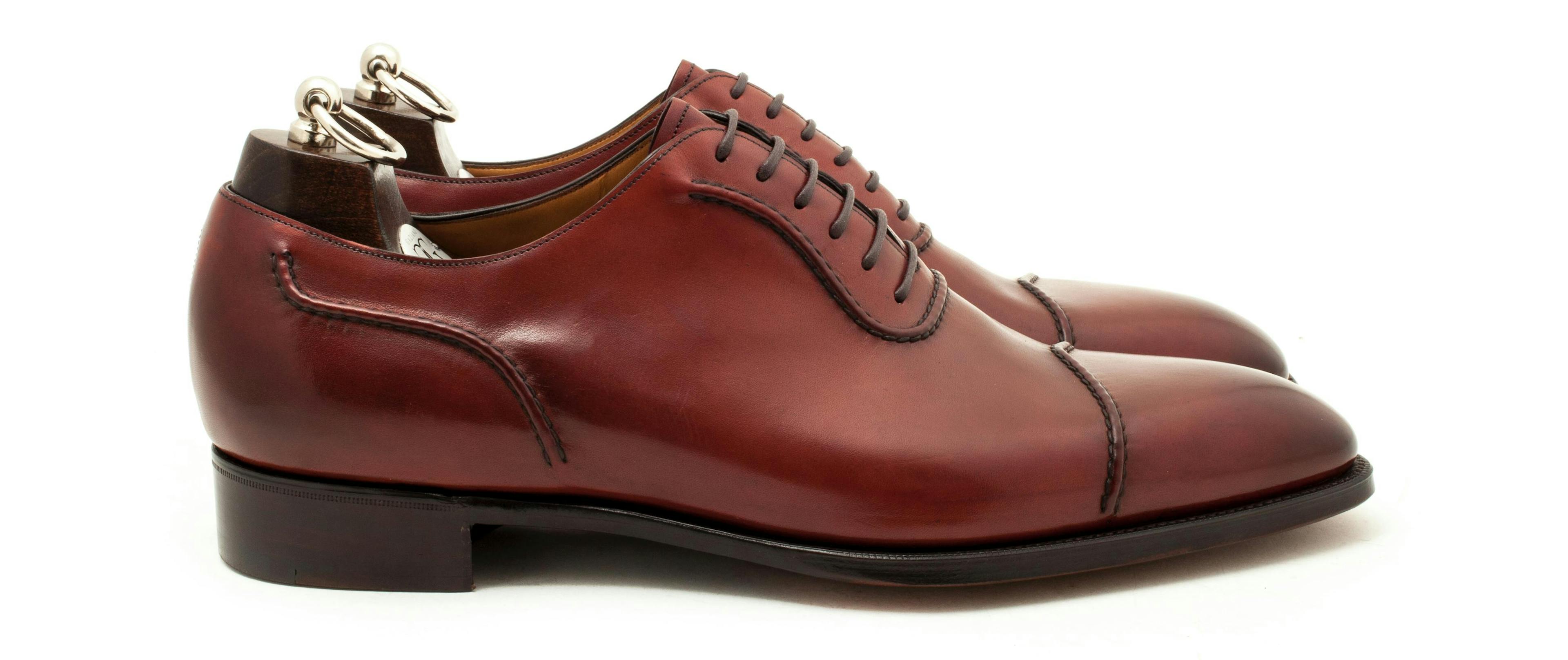 Side view of a Gaziano & Girling Gable in vintage cherry calfskin.